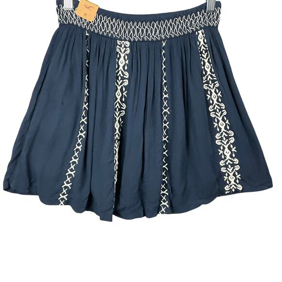 HOLLISTER Mini Skirt Blue Embroidered NWT NEW Pull On Pleated sz M Y2K Boho - Picture 3 of 12